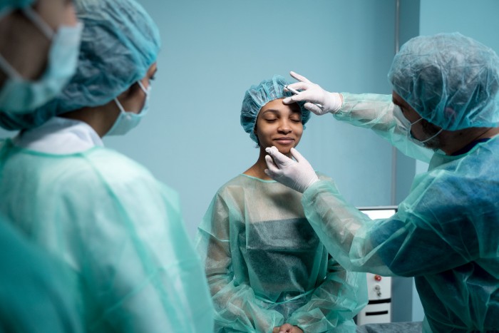 Best Plastic Surgeon in Gaur City